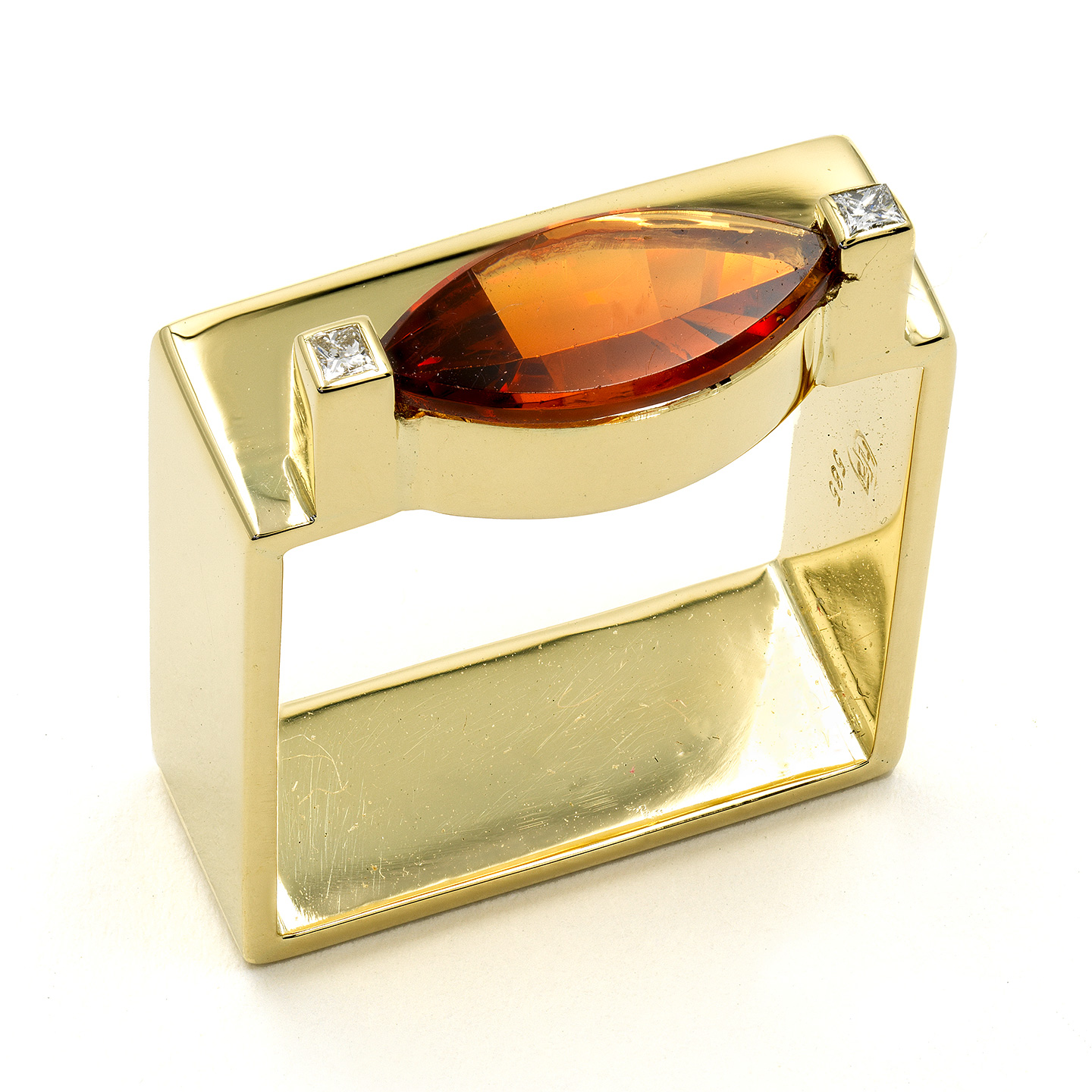 Ring 585/000 Gelbgold mit Granat (Spessartin) mit Princess-Diamanten