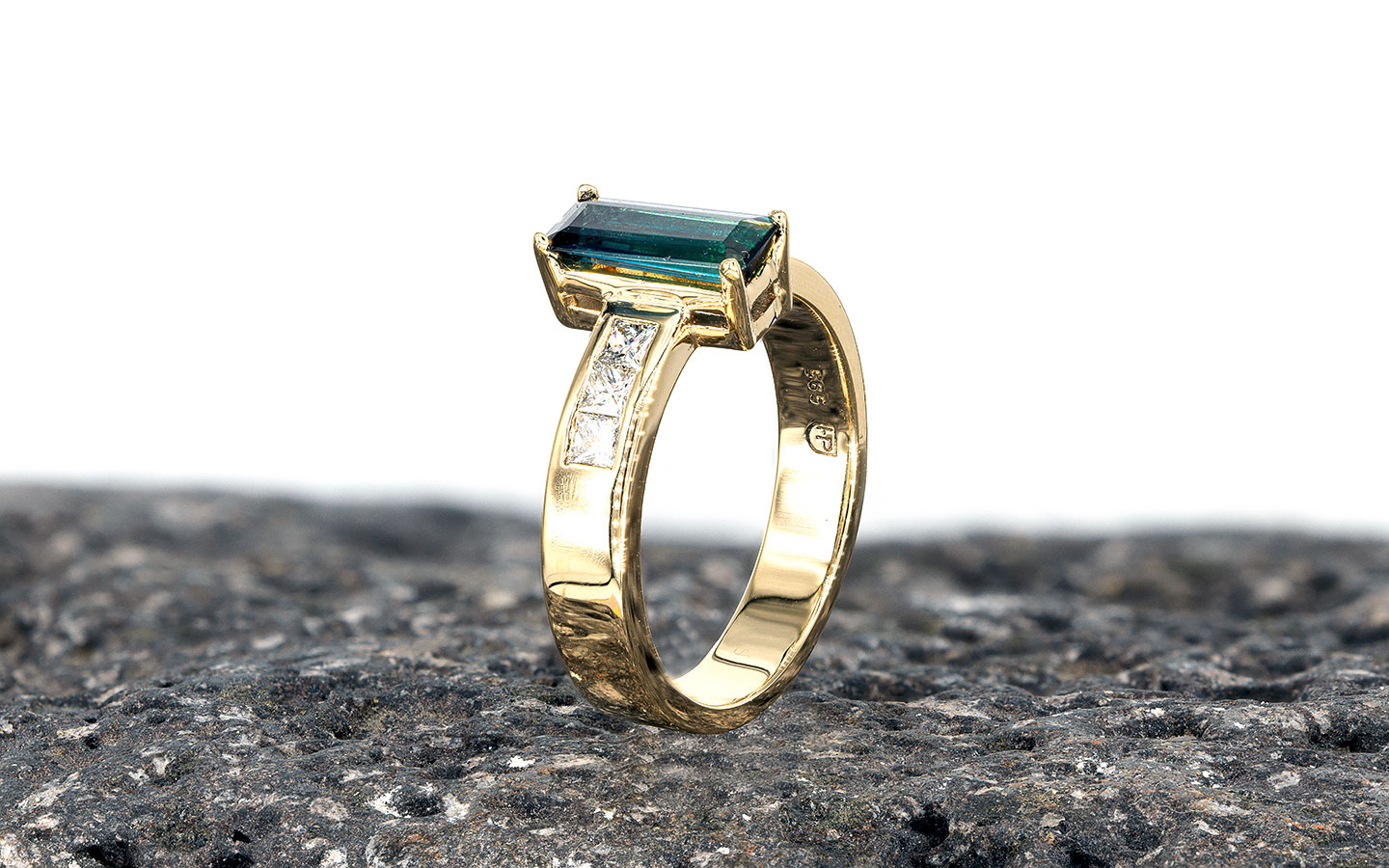 Classic - Ring in 585/000 Gelbgold mit Turmalin und Princess-Diamanten